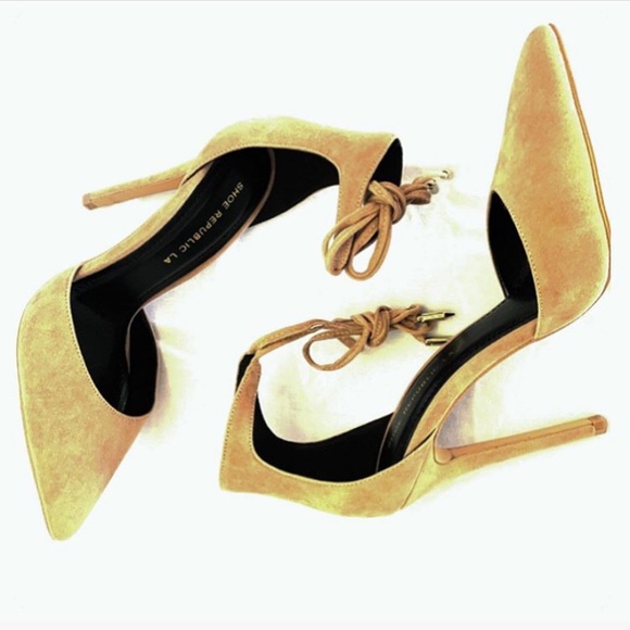 Style: Pump Heels - Picture 2 of 4